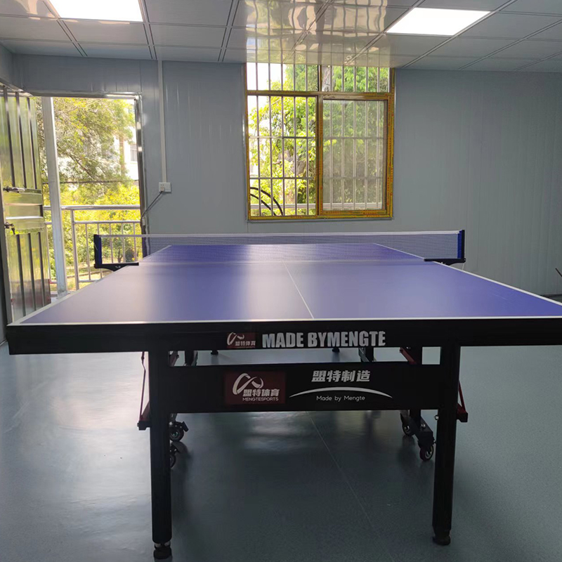 室内折叠移动乒乓球台-YABO鸭脖乒乓球台源头生产工厂